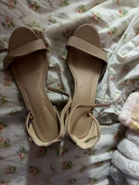 Beige heels